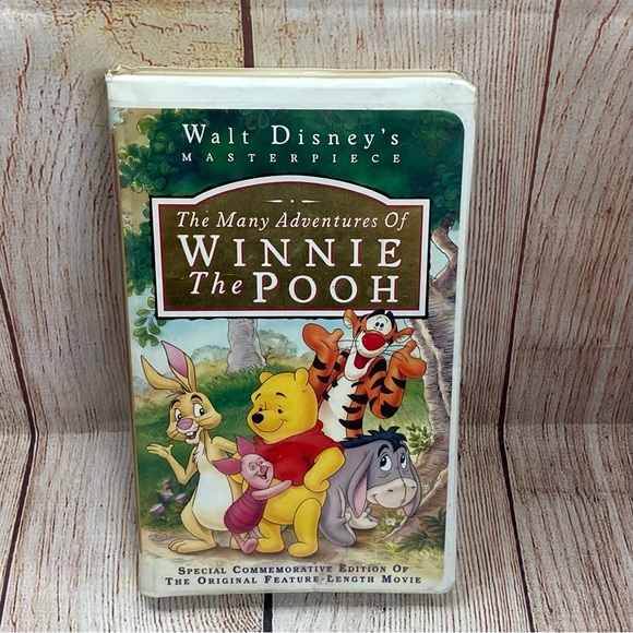 Disney’s Winnie The Pooh VHS Commemorative Edition 7074 Vintage - Picture 1 of 12